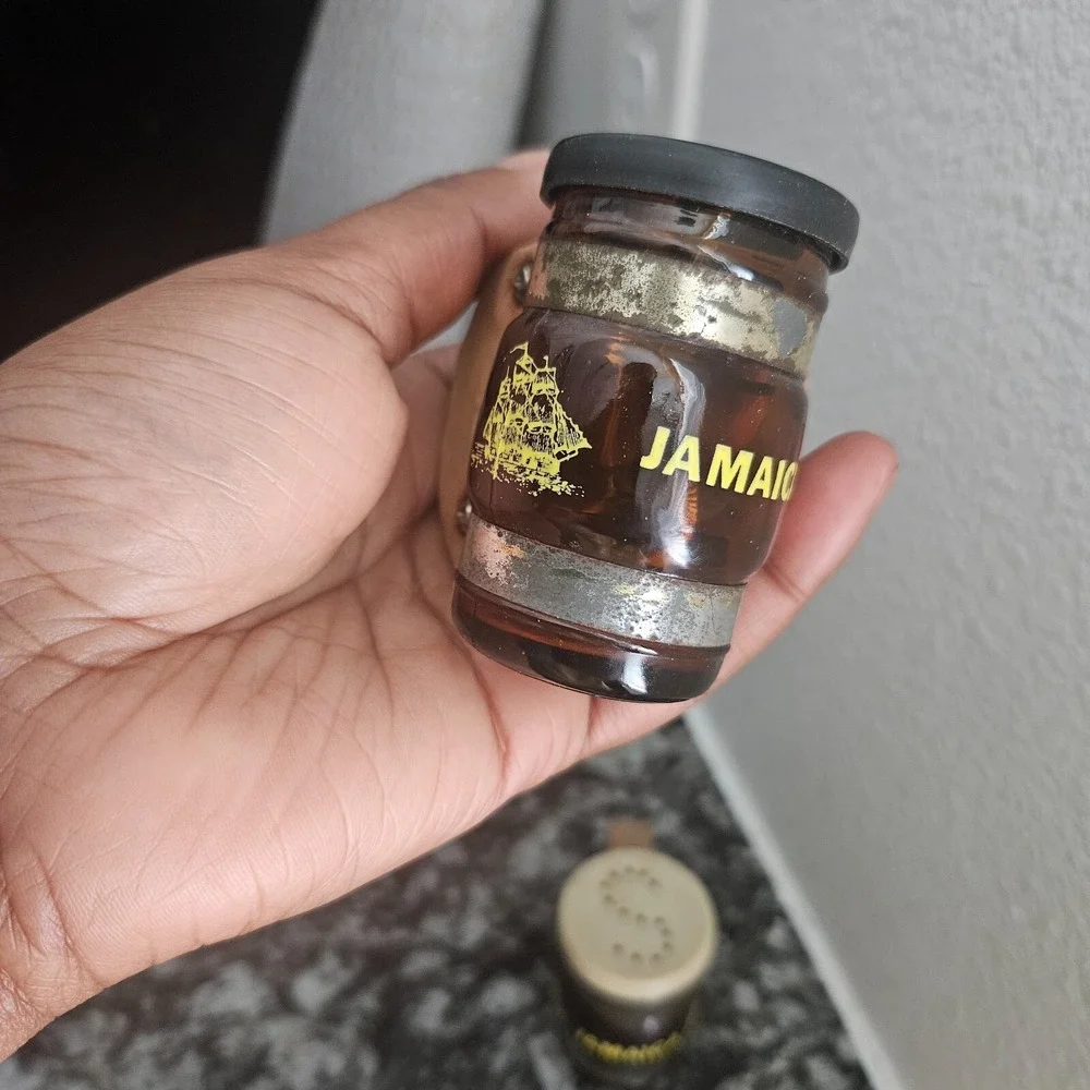 The Unbranded Brand wooden free glass
